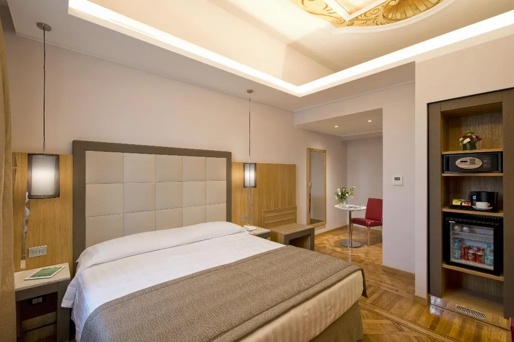 DOUBLE DELUXE WITH VIEWS Room, Giolli Nazionale, Rome