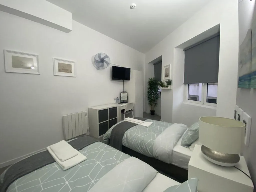 Room, Residencial Triunfo, Porto