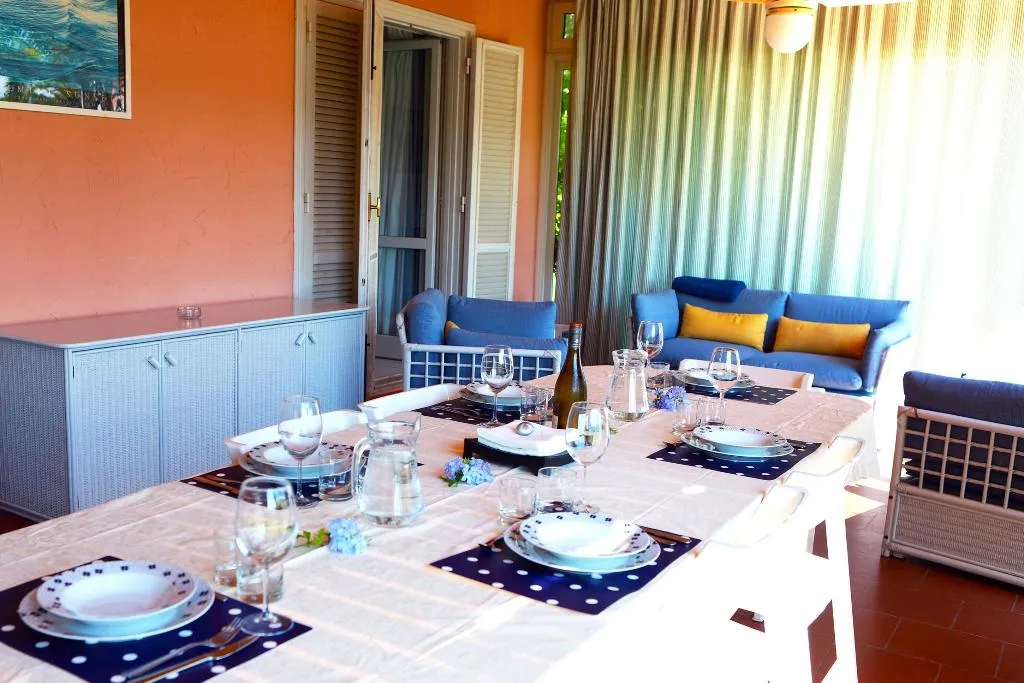 VILLA WITH PRIVATE POOL Room, Portorosa Residence, Catania