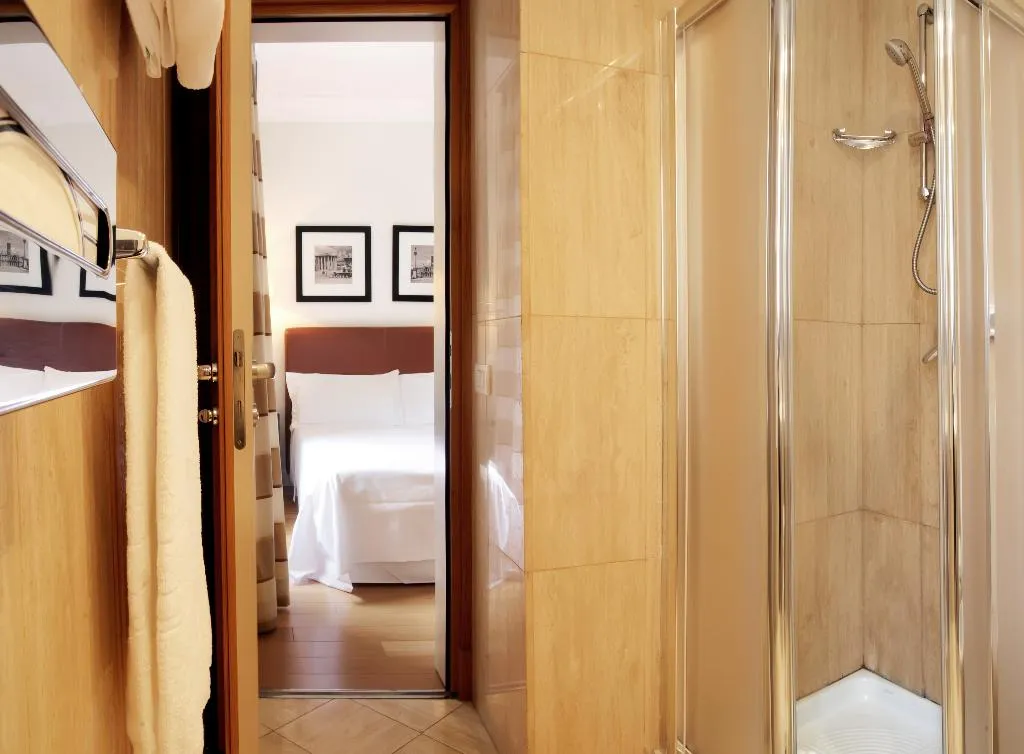 DOUBLE STANDARD Room, Albergo Santa Chiara, Rome