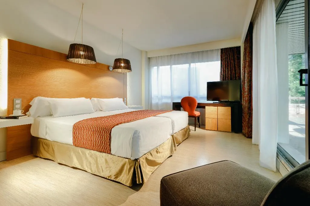 Double or Twin STANDARD Room, Hesperia Sevilla, Seville