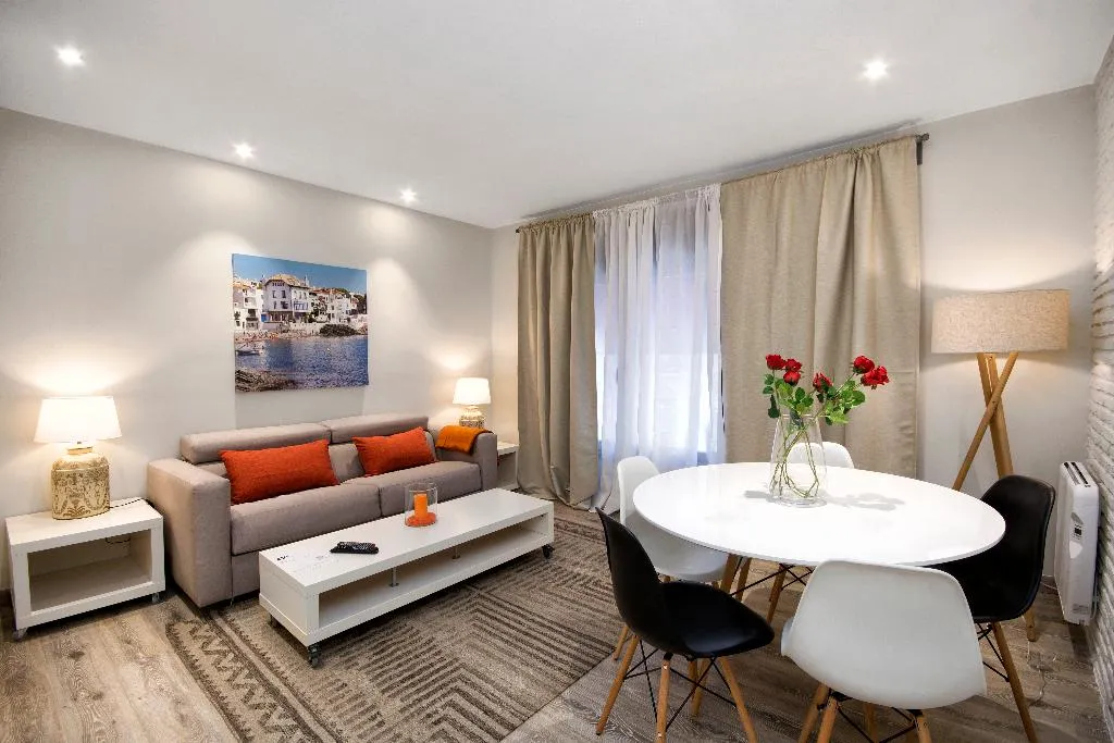 APARTMENT TWO BEDROOMS Room, Mercedes Heritage Apartments, Barcelona