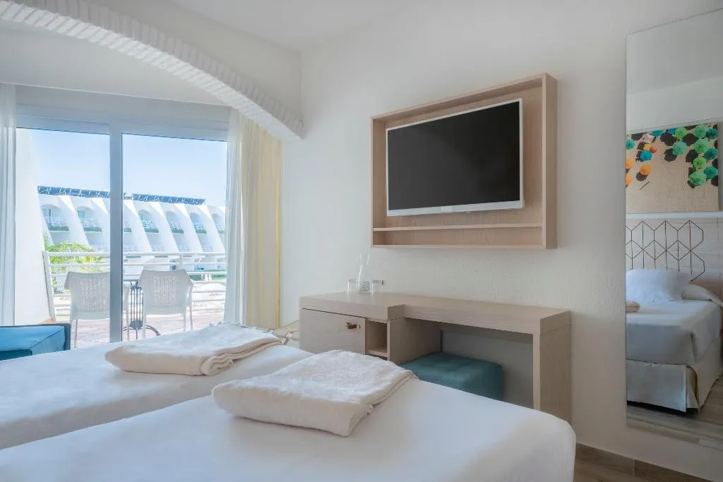 Double or Twin STANDARD Room, Iberostar Waves Royal Andalus, Costa De La Luz