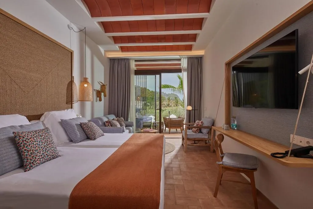 Room, Cala San Miguel Ibiza Res, Curio Colllec by Hilton, Ibiza