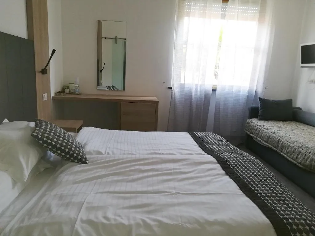 Room, Hotel Venezia, Milan