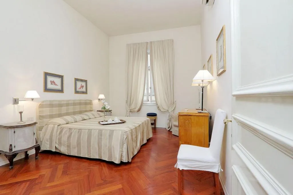Room, Cerretani 4 Duomo Guesthouse - My Extra Home, Florence