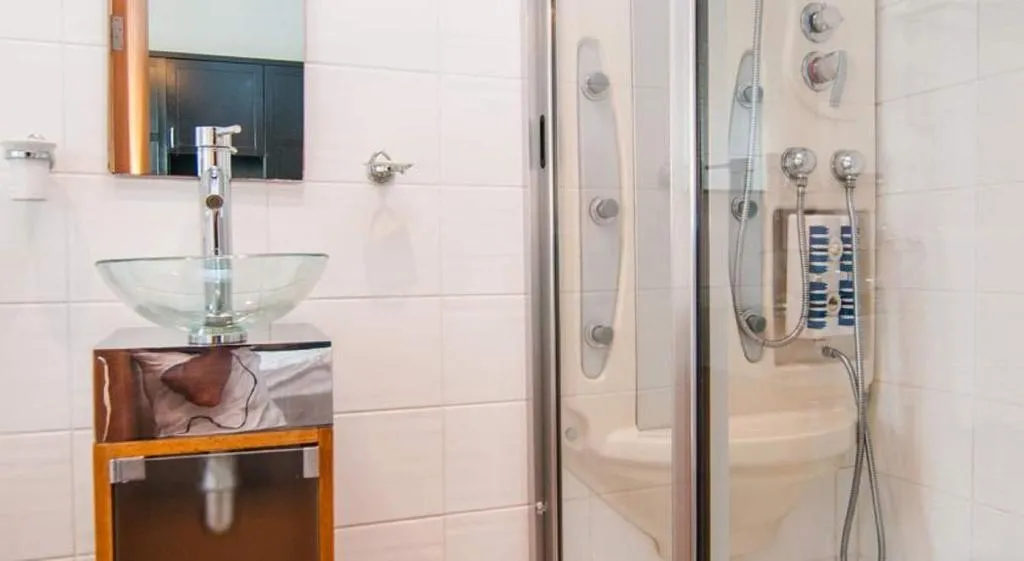APARTMENT PARTIAL OCEAN VIEW QUEEN BED Room, Pebbles Boutique Aparthotel, Malta