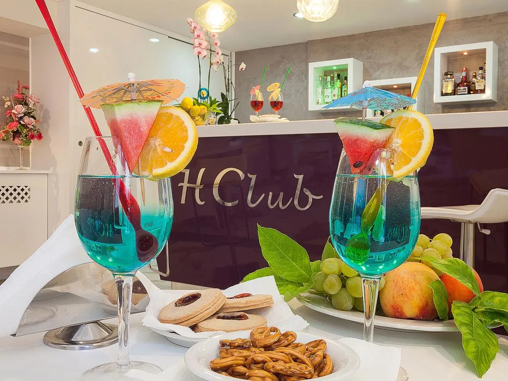 Bar, Club Sorrento, Naples