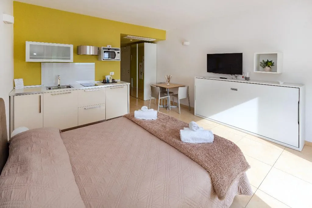 DOUBLE CLASSIC Room, Zeus Residence Hotel - ApartHotel, Catania