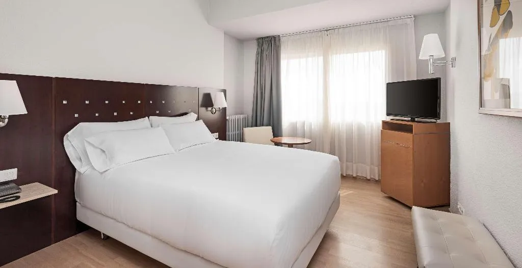 JUNIOR SUITE STANDARD Room, Silken Turcosa 3* Sup, Valencia