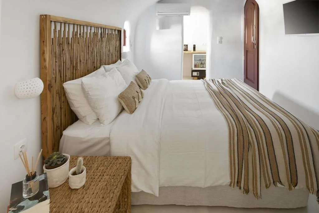 Room, Nano Suites, Santorini
