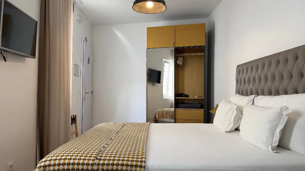 Double or Twin ONE BEDROOM ONE BATHROOM Room, Quinta Colina By Shiadu, Lisbon