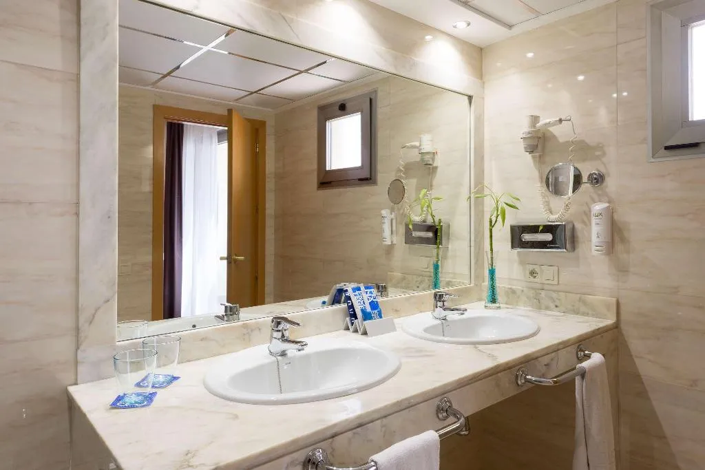 DOUBLE SUPERIOR Room, Hotel Elche Centro Affiliated by Melia, Costa Blanca