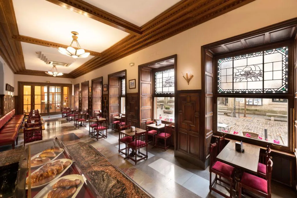 Lobby, Miranda and Suizo, Madrid