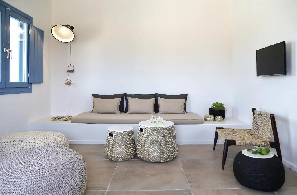 VILLA WITH PRIVATE POOL Room, Vino Houses, Santorini