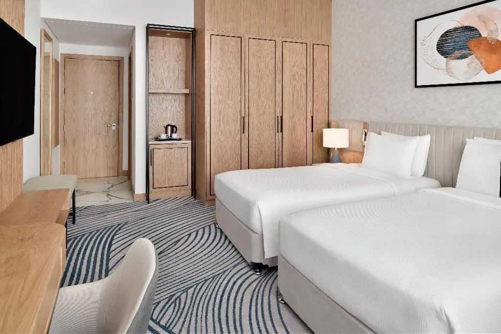 TWIN STANDARD Room, Crowne Plaza Jumeirah, Dubai