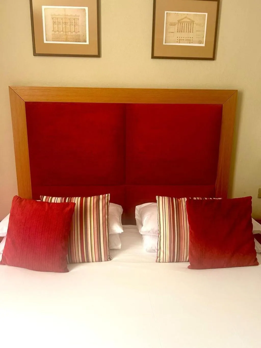 Room, Il Perseo, Florence