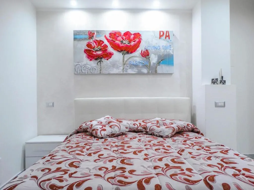 Room, Happy Home 2C, Naples
