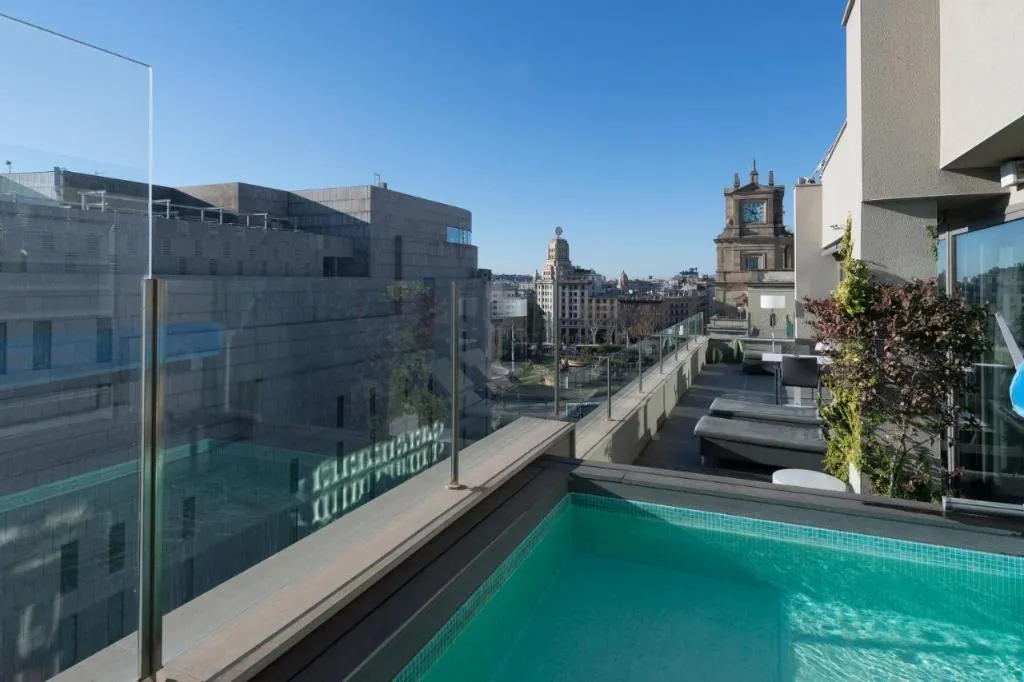 Pool, Catalonia Square, Barcelona