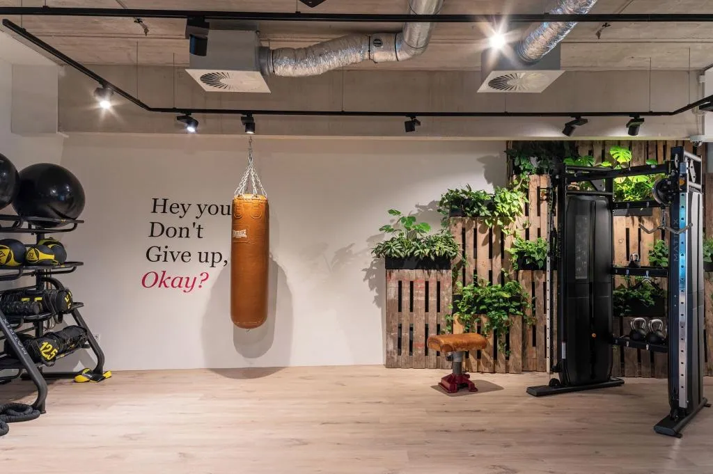 Sports and Entertainment, Moxy Amsterdam Houthavens, Amsterdam