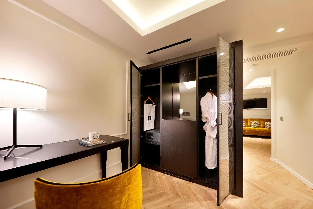 Double or Twin STANDARD Room, Eurostars Madrid Gran Via, Madrid