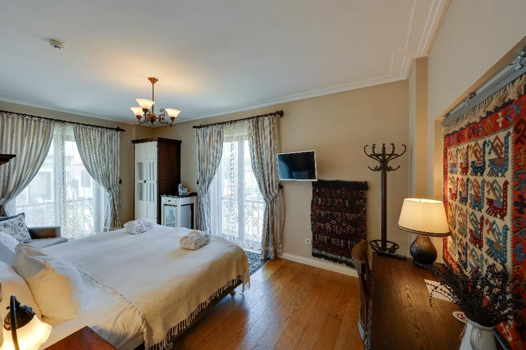 Double or Twin DELUXE POOL VIEW Room, Akanthus Hotel Ephesus, Izmir