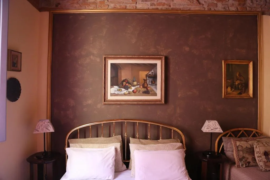 Room, Riverbanks, Florence