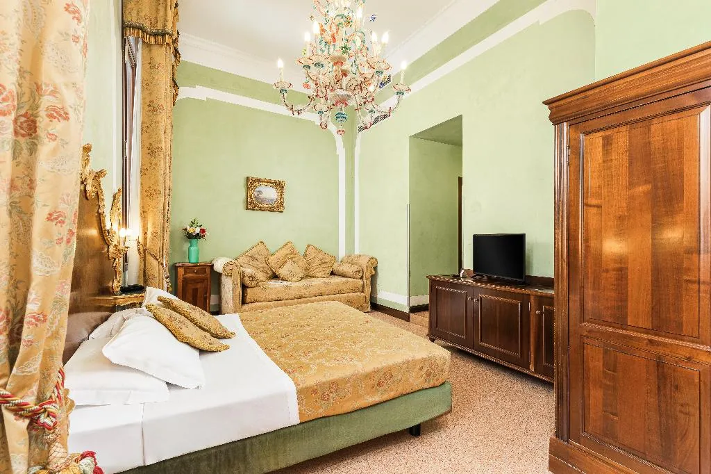 Room, San Moise, Venice