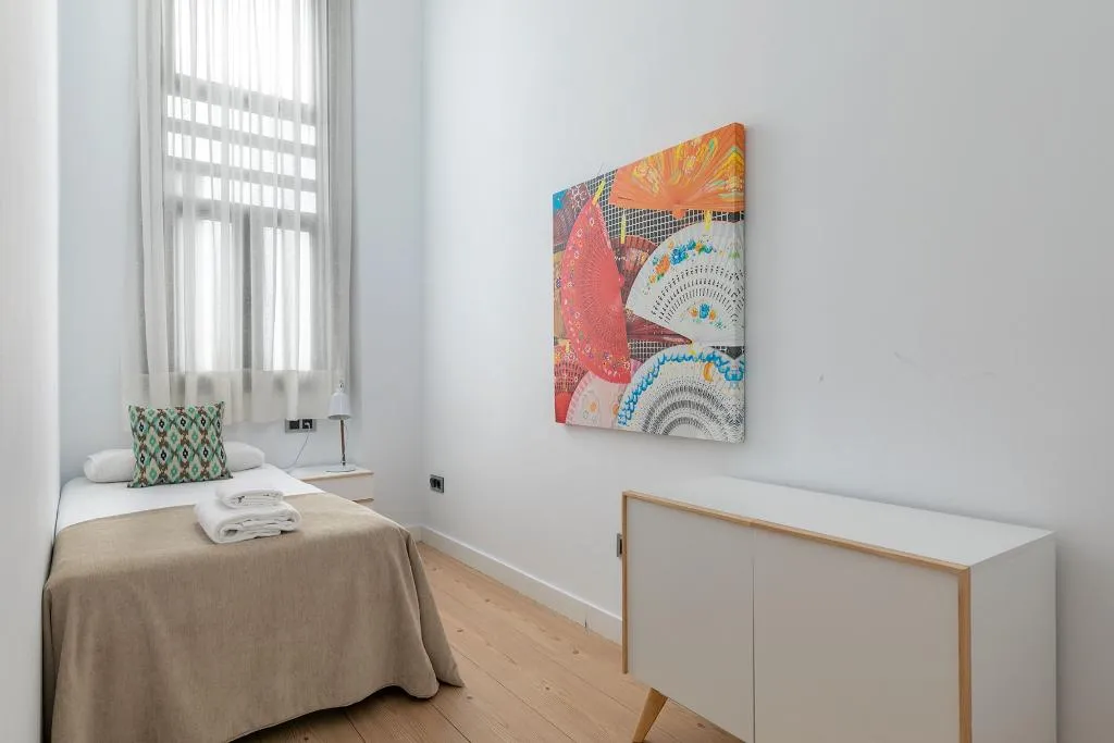 APARTMENT THREE BEDROOMS Room, Holiday Rentals Tempa Museo, Seville