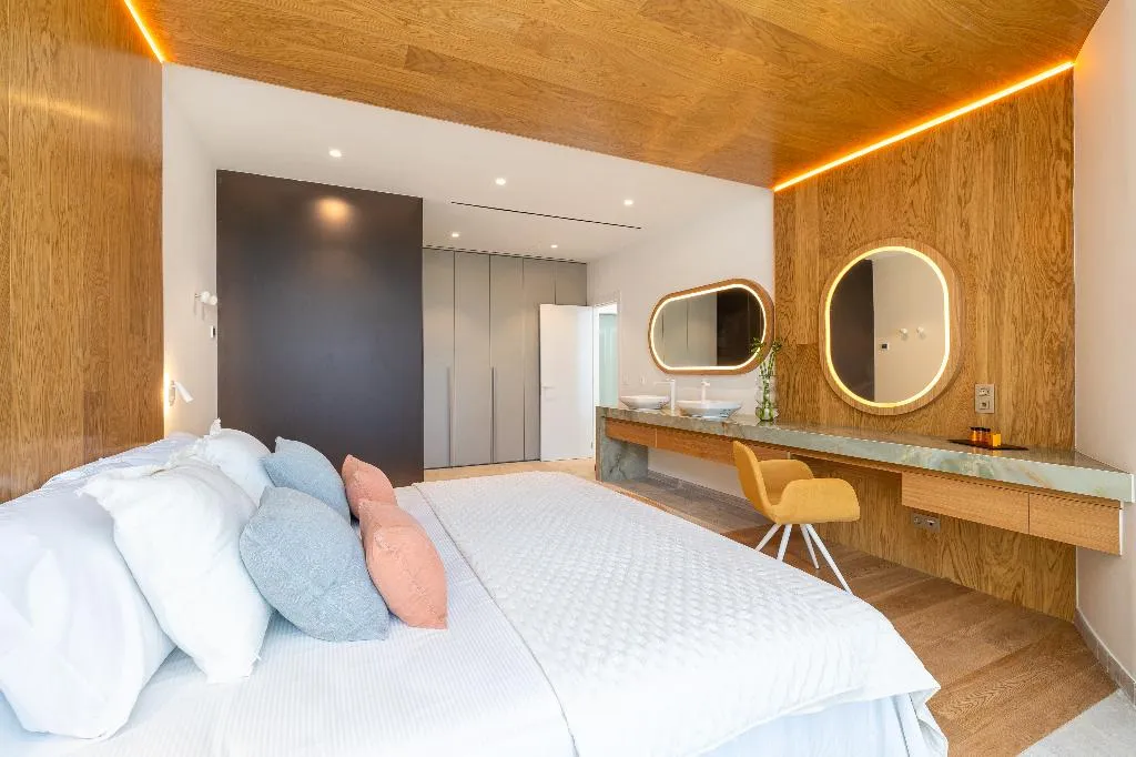 VILLA FOUR BEDROOMS THREE BATHROOMS Room, Leiro Residences - Preferred Hotels & Resorts, Costa Del Sol