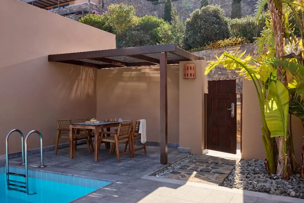 VILLA WITH PRIVATE POOL Room, Daios Cove, Crete