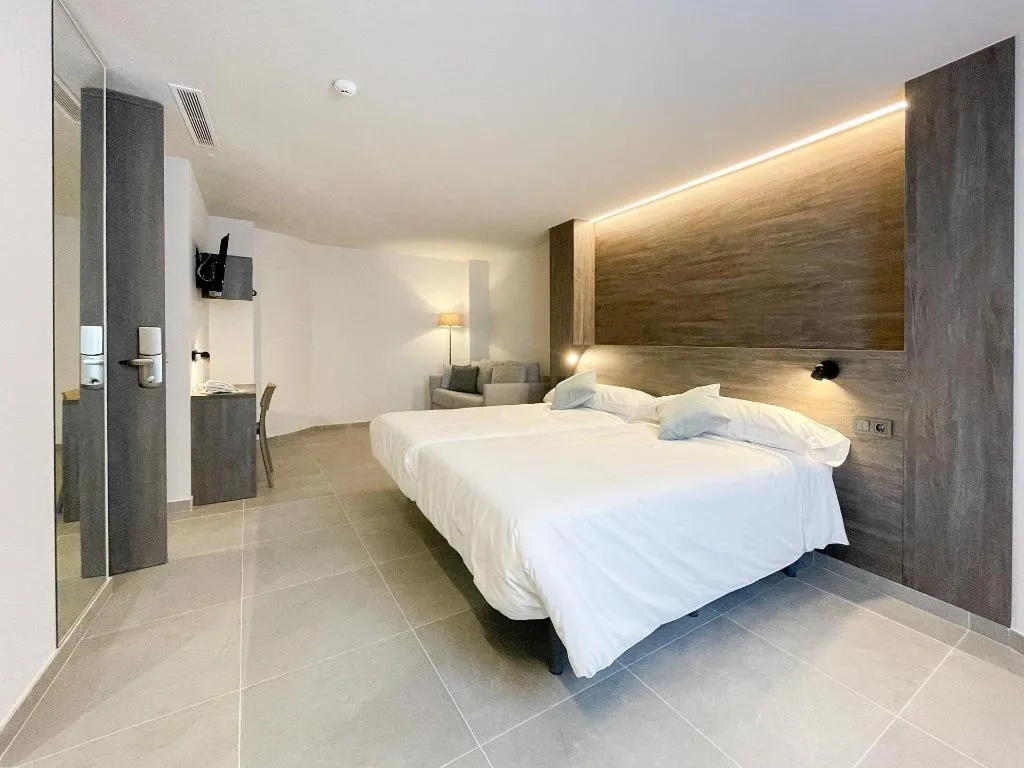 Room, Hostal Quatre Llunes, Costa Blanca