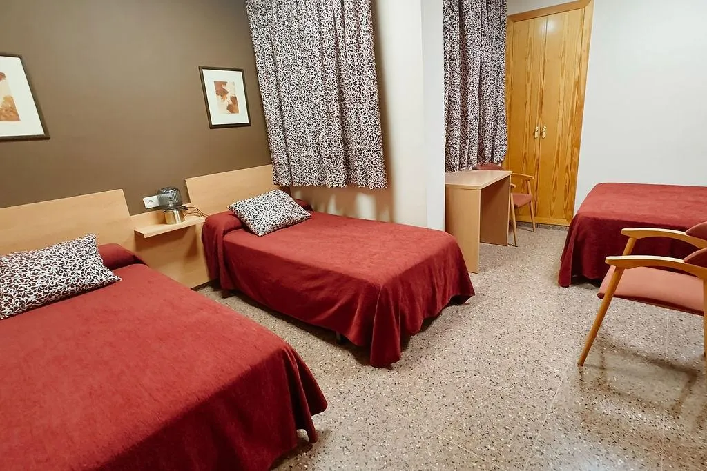 TRIPLE THREE BEDROOMS ONE BATHROOM Room, Hotel Anna, Costa Blanca