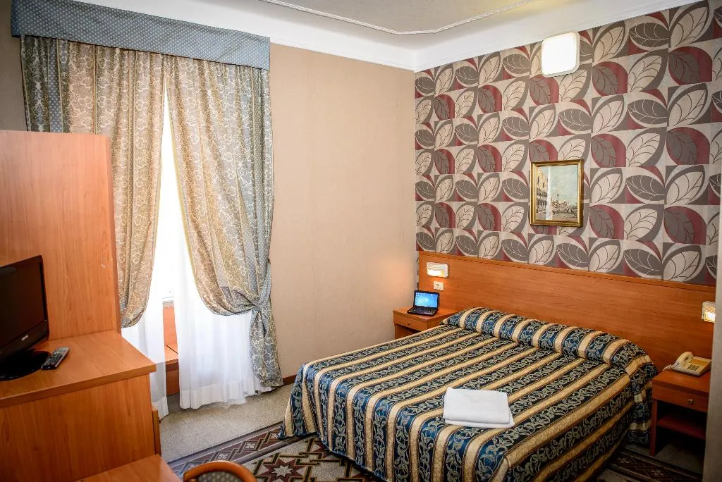 DOUBLE STANDARD Room, Emmaus, Rome