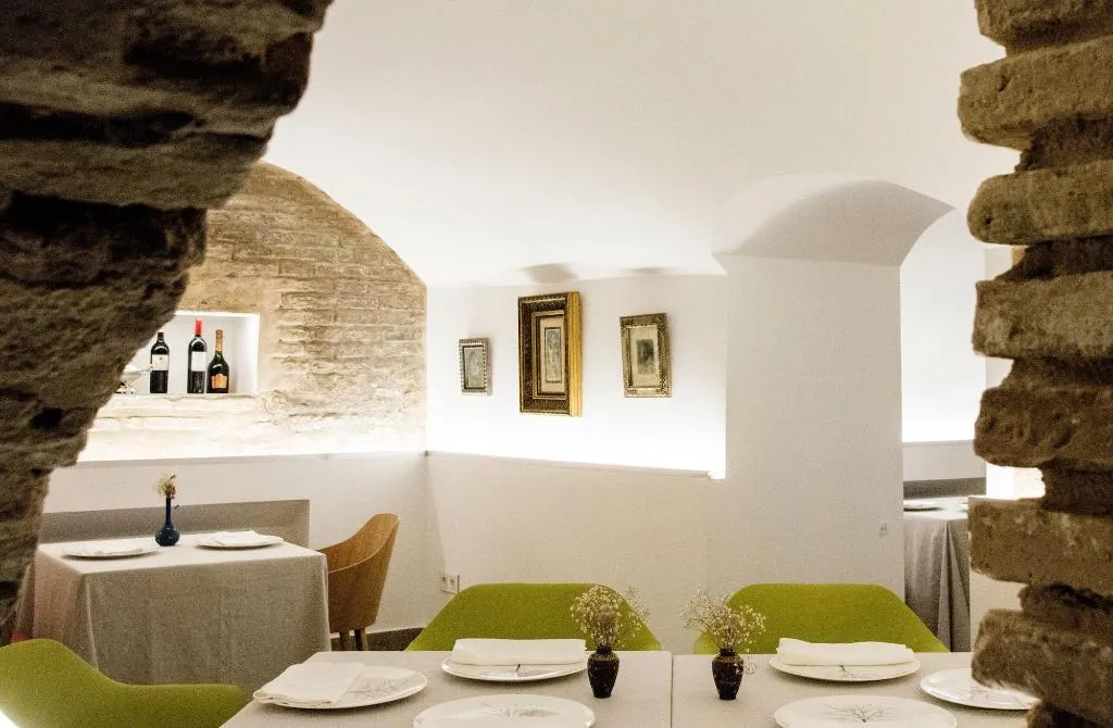 Restaurant, Hotel Oleum Parking Gratuito Reserva Previa, Andalucia