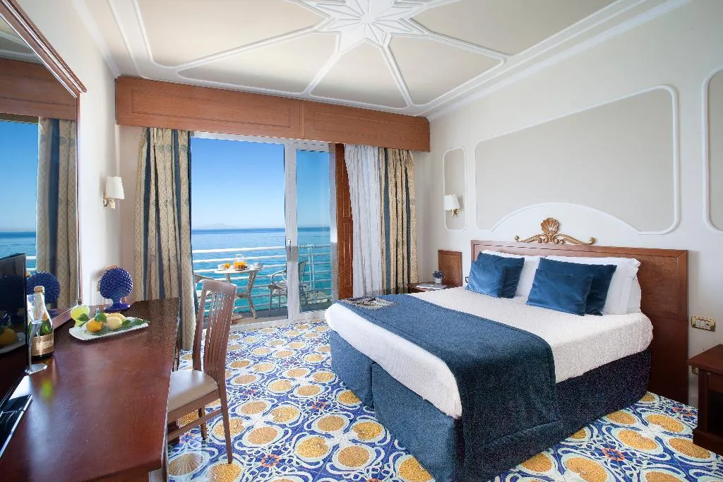 DOUBLE SEA VIEW WITH BALCONY Room, Alimuri Bay Resort, Naples