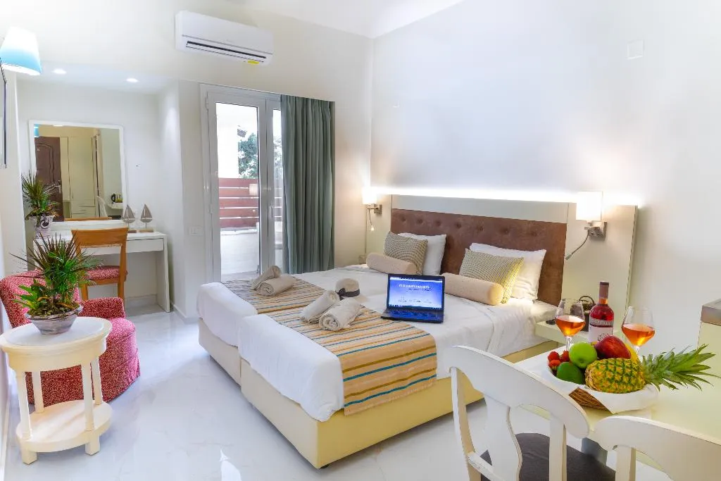 APARTMENT CAPACITY 3 Room, Camelot Royal Beds by Estia, Crete