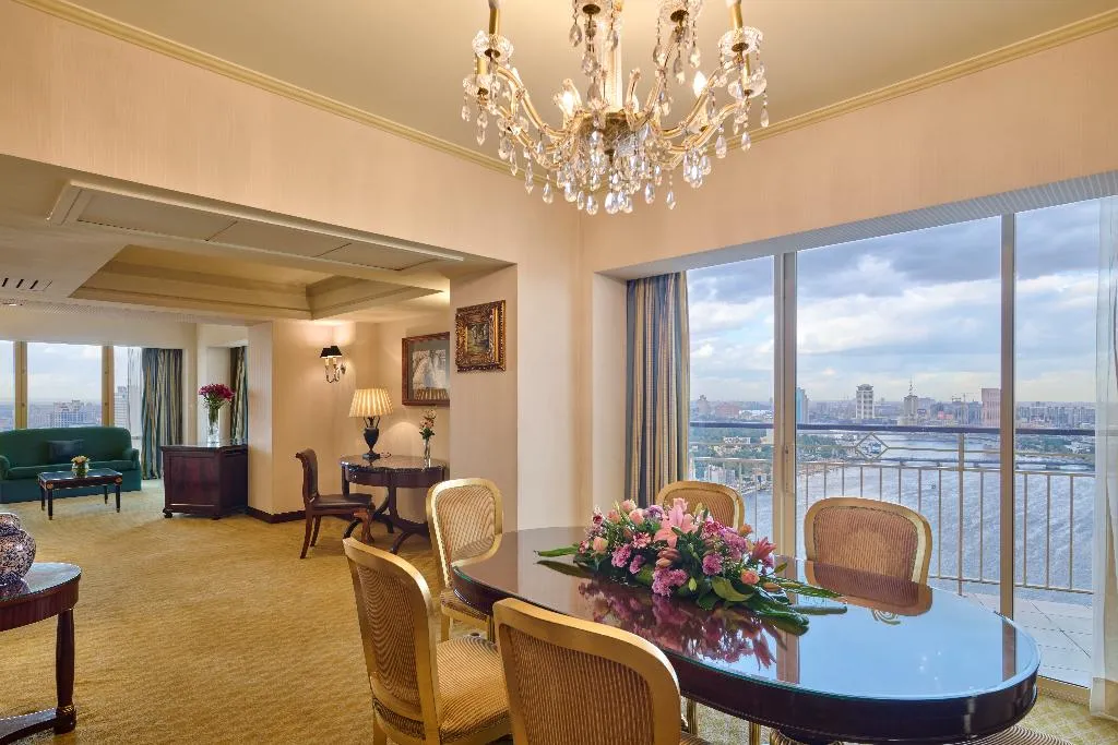 SUITE DELUXE WITH VIEWS Room, Hilton Cairo Grand Nile, Cairo