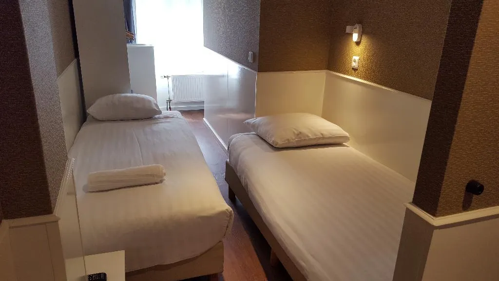 Double or Twin STANDARD Room, Hotel Old Quarter, Amsterdam