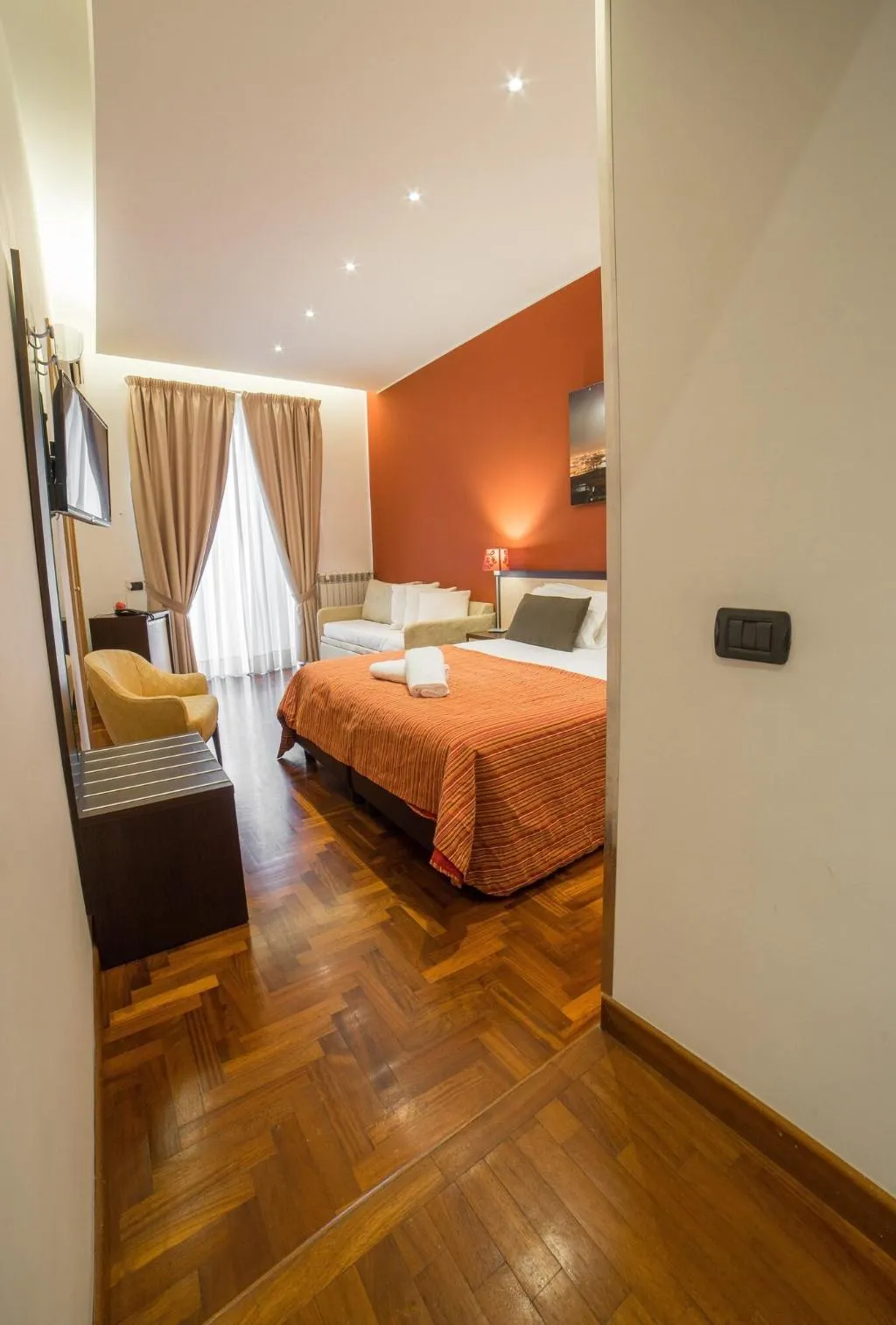 Room, Bed & Breakfast Chiaia 32, Naples