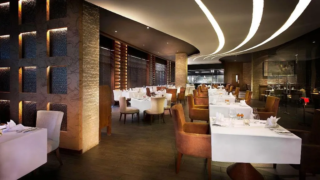Restaurant, Sofitel Dubai The Palm, Dubai