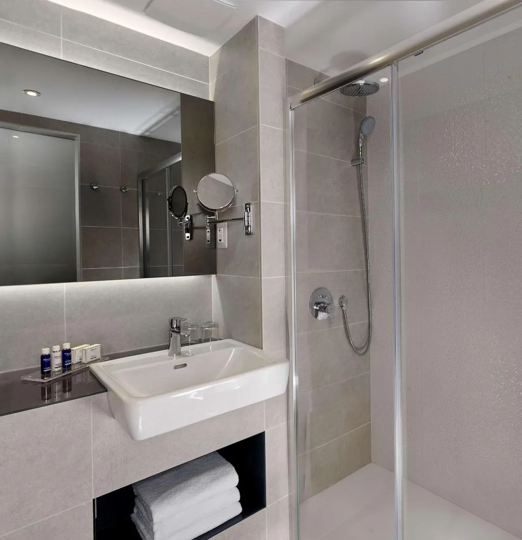 DOUBLE GUEST ROOM SEA VIEW Room, Park Plaza Arena Pula, Istria