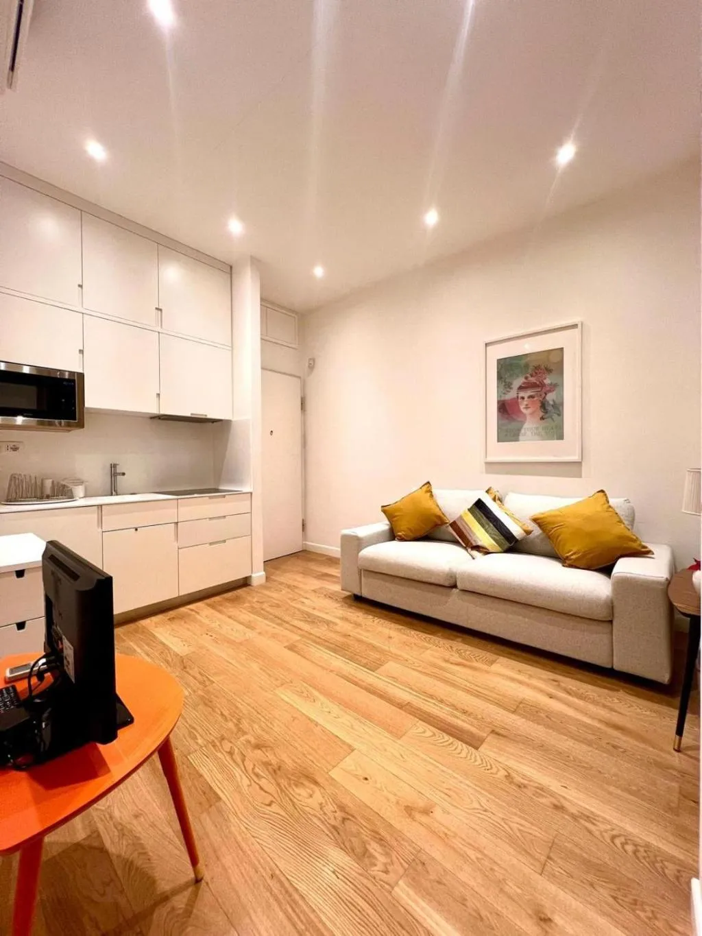 General view, Via Del Corso Home, Rome
