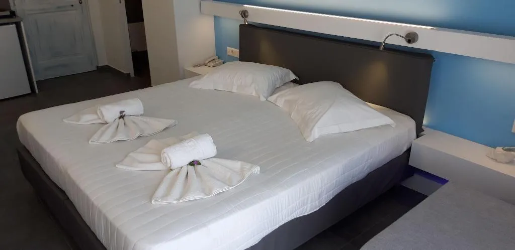 Room, Niriides Hotel, Crete