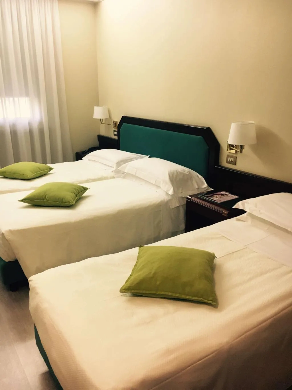 TRIPLE TWO BEDS Room, Astoria Sure Hotel Collection by Best Western, Milan