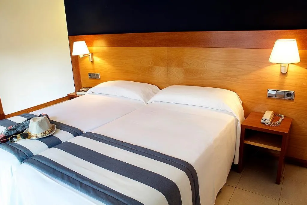 Double or Twin INNER Room, Els Pins, Costa Brava