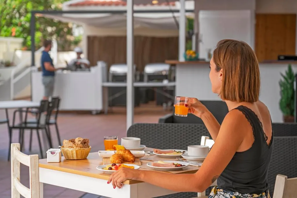 Terrace, Mimosa Studio Hotel, Madeira