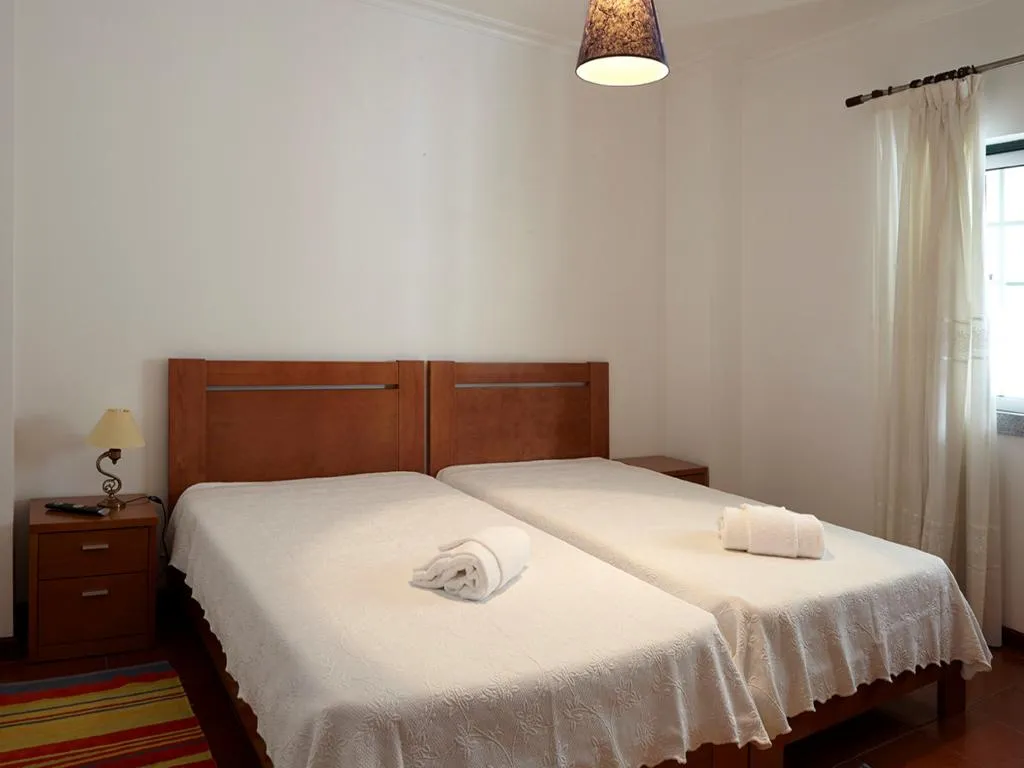 APARTMENT CAPACITY 10 Room, Abrigo Da Montanha Guest House, Porto