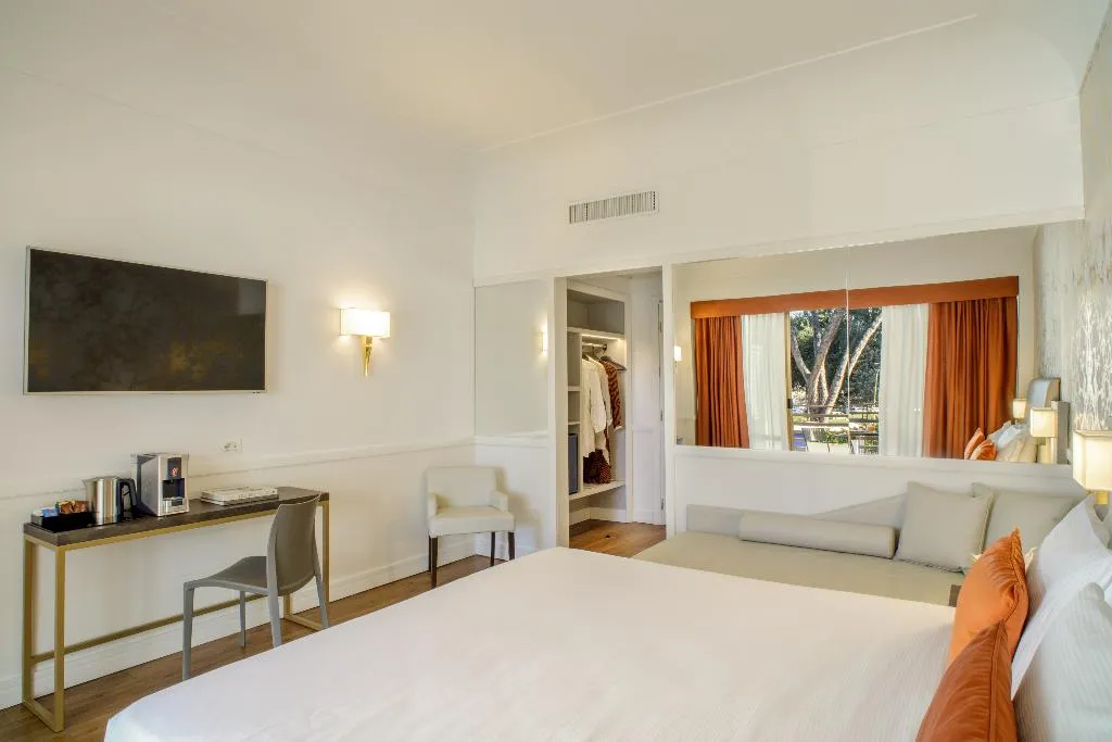 DOUBLE DELUXE Room, Shangri La Roma, Rome