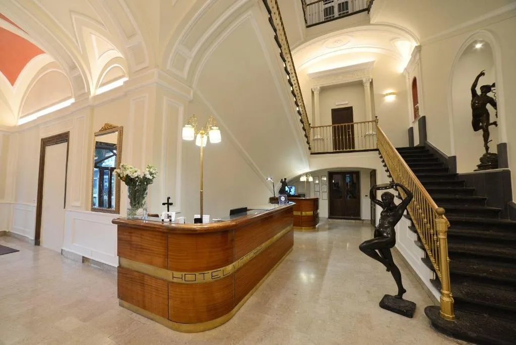 Lobby, Hotel Vittoria, Naples